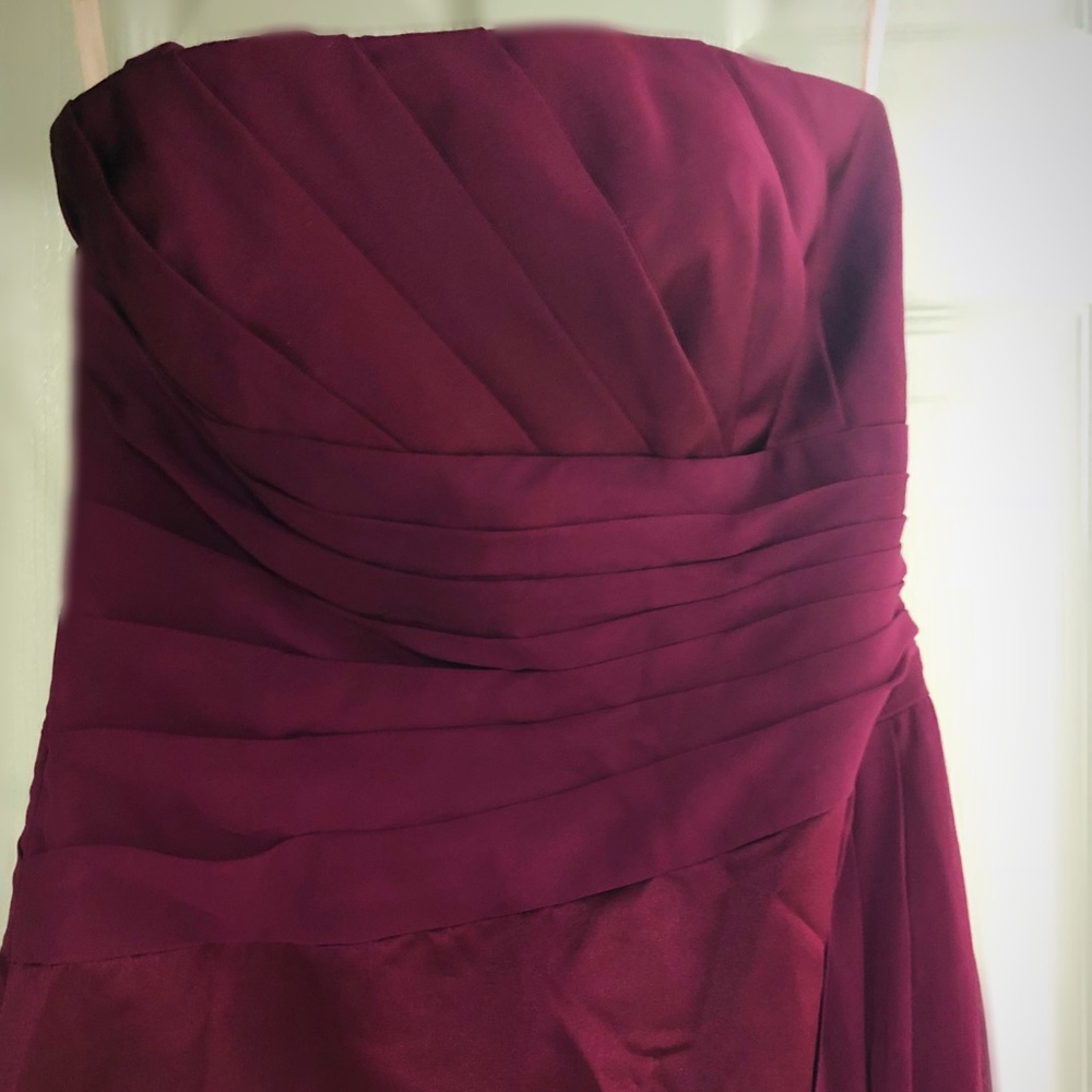 Beautiful David’s bridal dress!! 😍😍😍